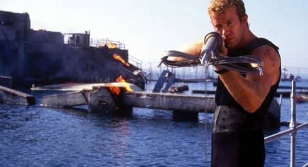 Deep Blue Sea (1999)