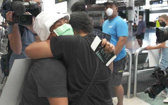 The first New Zealanders from Australia to skip MIQ land in Auckland.