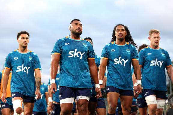 Sekope Kepu of Moana leads the team.
