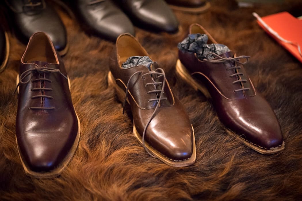 Clematis Ginza sample shoes.