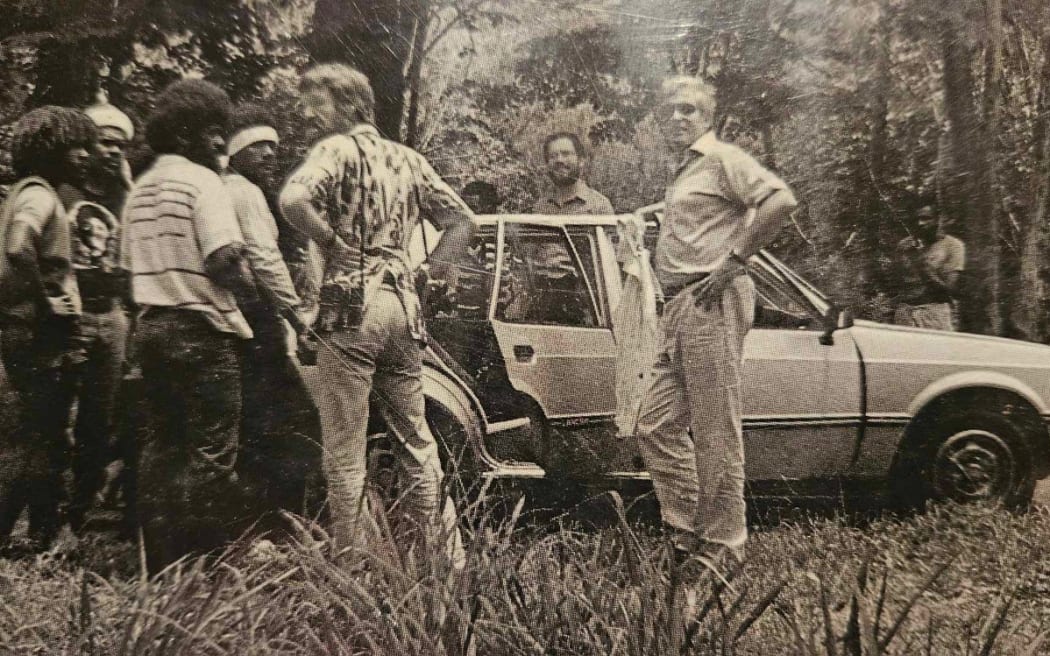David Robie standing with Kanak pro-independence activists and two Australian journalists at Touho, northern New Caledonia, while on assignment during the FLNKS boycott of the 1984 New Caledonian elections. (David is standing with cameras strung around his back).