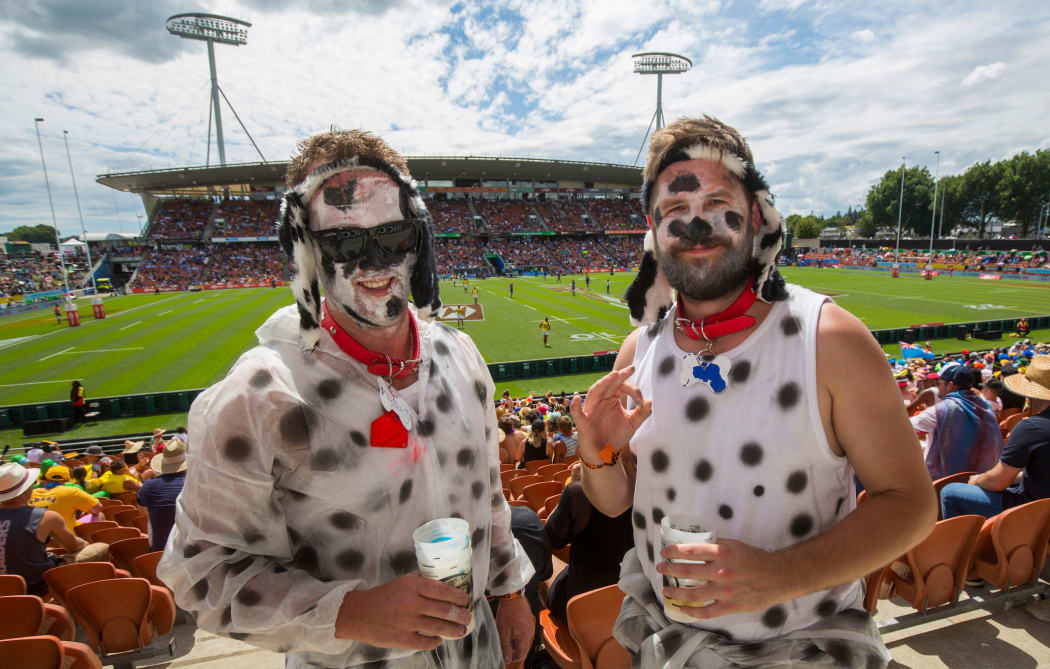 Fans. Day 2, HSBC New Zealand Rugby Sevens, Waikato Stadium, Hamilton, New Zealand. Sunday, 4 February, 2018. Copyright photo: John Cowpland / www.photosport.nz