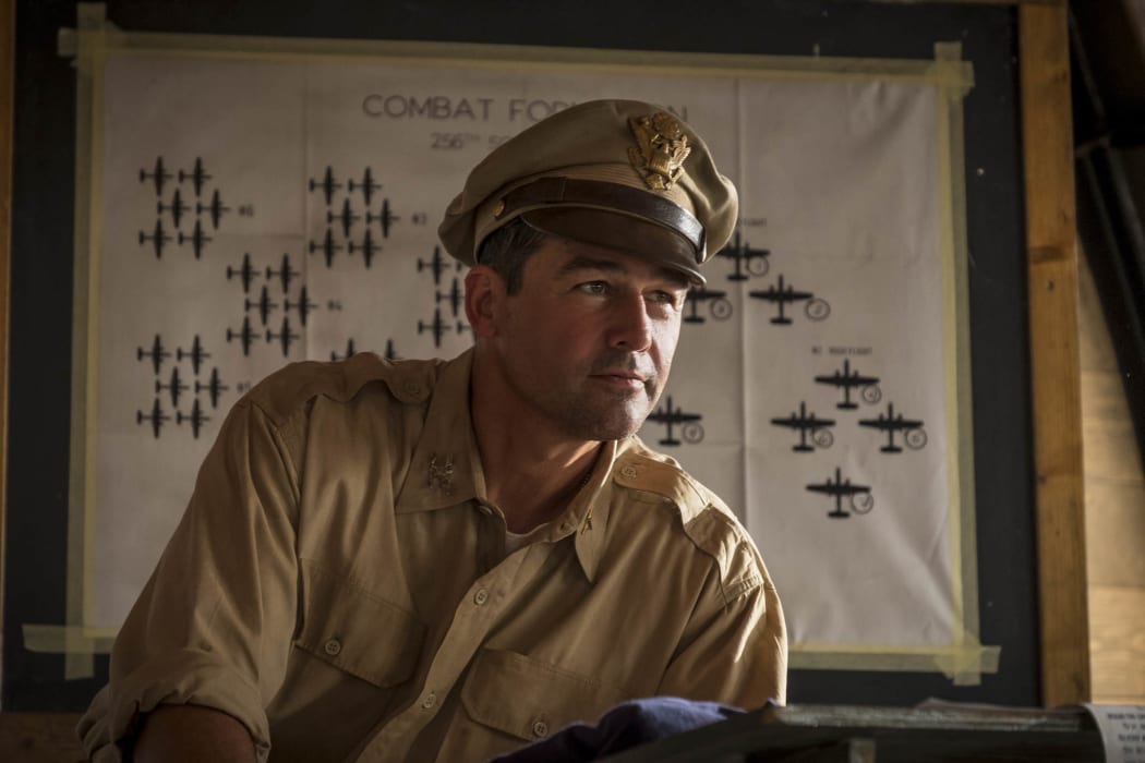 The great Kyle Chandler plays the hapless Colonel Cathcart in Catch-22.