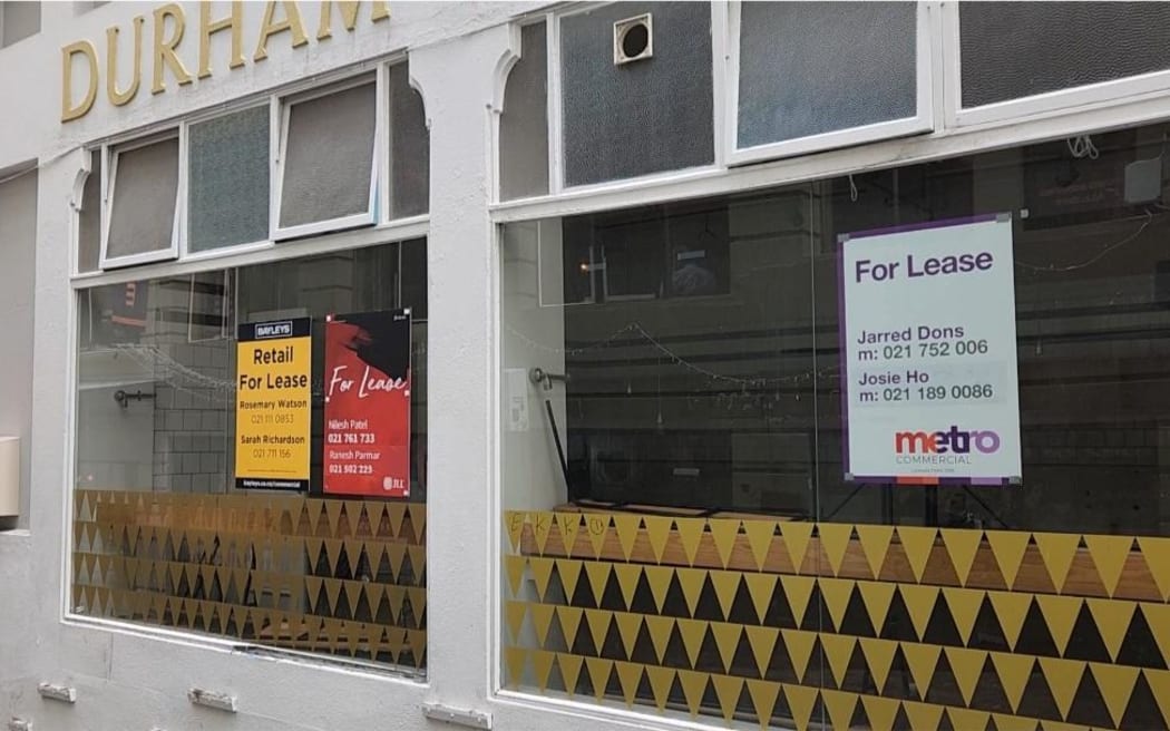 Empty shops for rent on Queen Street, Auckland.