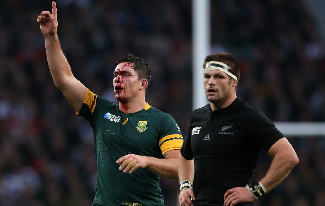 Francois Louw and Richie McCaw RWC2015