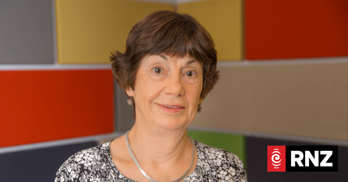 Mary Holm on managed funds vs bank term deposits | RNZ