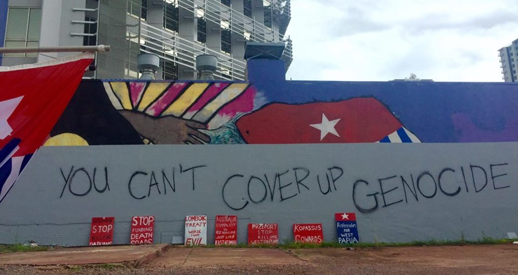 West Papuan Friendship Mural in Darwin, Australia, being painted over.