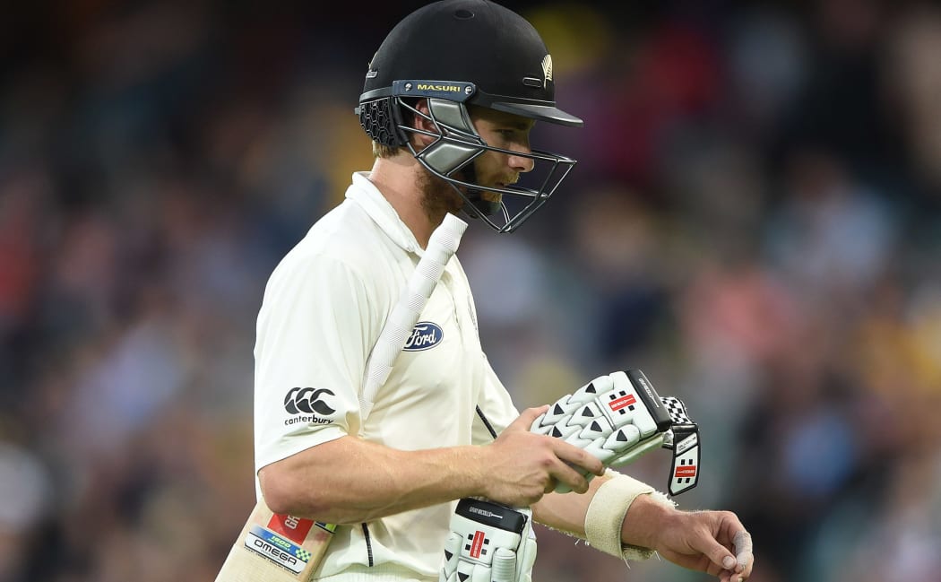 Kane Williamson heads back to the dressing room during day 2 of the 3rd test (pink ball) against Australia.