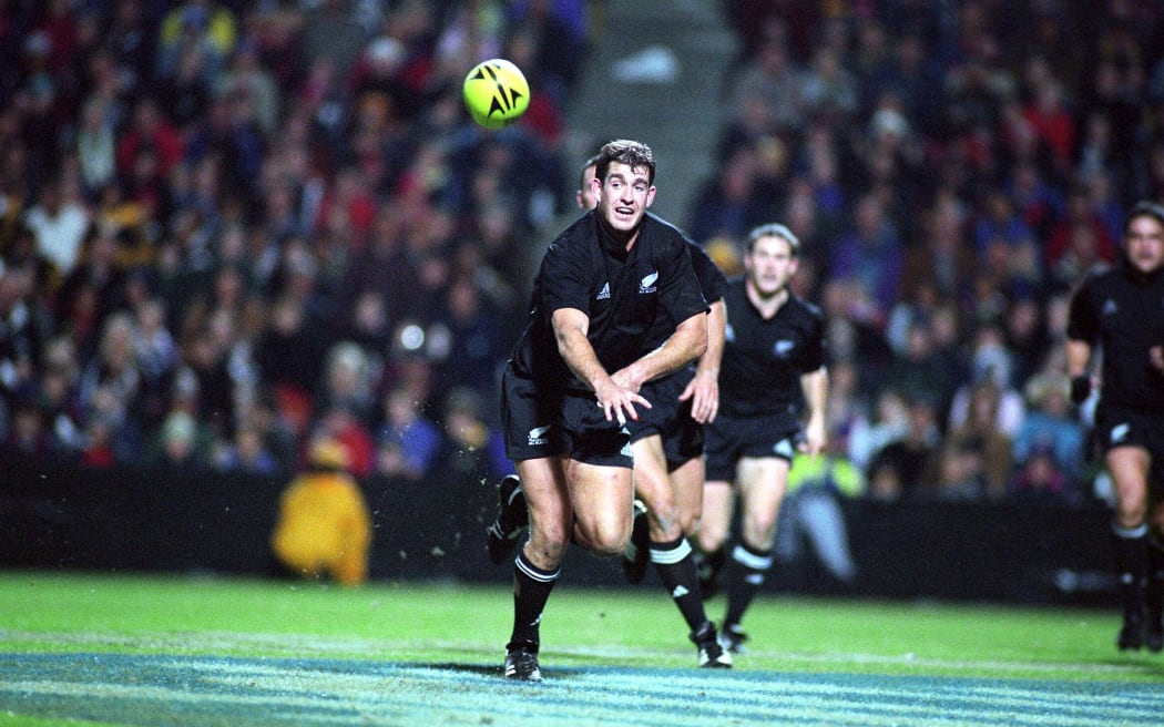 Mark Robinson, All Blacks v Italy, International rugby union test match, Waikato Stadium, Hamilton, New Zealand. 8 June 2002. © Copyright photo: www.photosport.nz