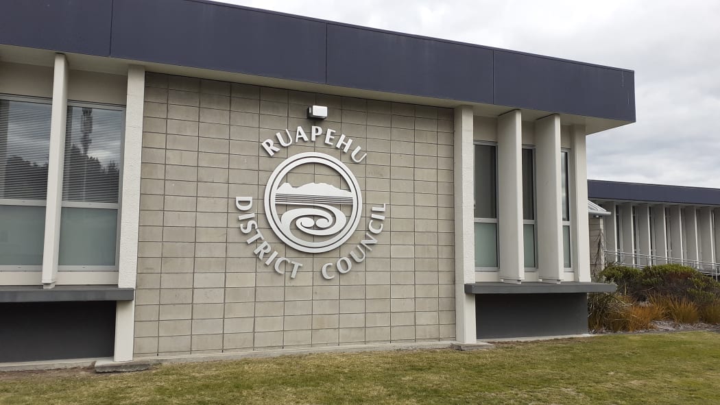 Ruapehu District Council is proposing a sinking lid policy to help combat the negative social impacts of problem gambling in the district.