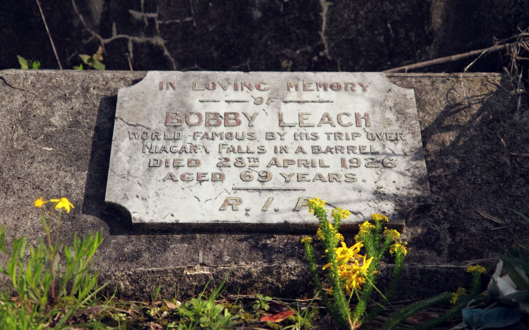 Bobby Leach's grave at Hillsborough Cemetery