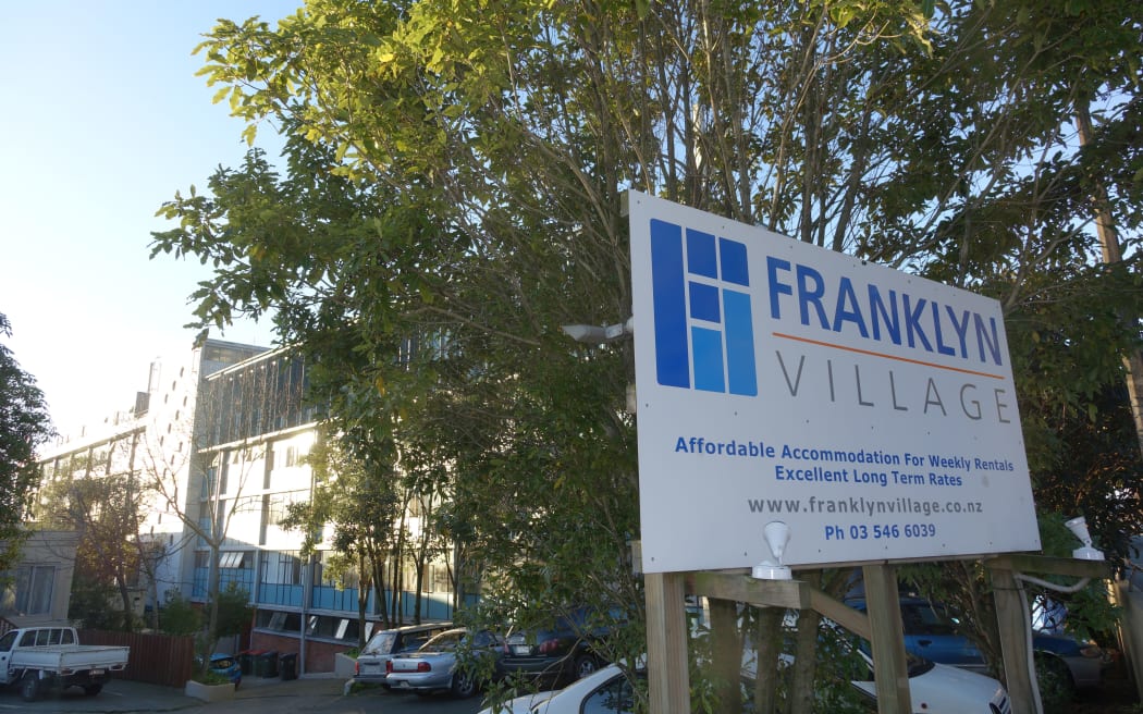 The 190-room low-budget Franklyn Village near Nelson Hospital is a multi-level hostel.