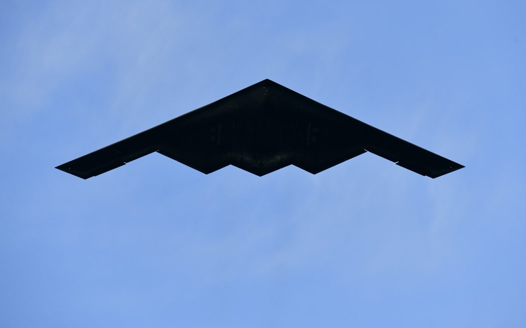 PASADENA, CALIFORNIA - JANUARY 01: A B-2 Stealth Bomber opens the 135th Rose Parade Presented by Honda on January 01, 2024 in Pasadena, California.   Jerod Harris/Getty Images/AFP (Photo by Jerod Harris / GETTY IMAGES NORTH AMERICA / Getty Images via AFP)