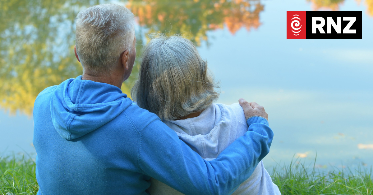 Elderly urged to make an effort to make friends, stave off loneliness - Vimarsana News
