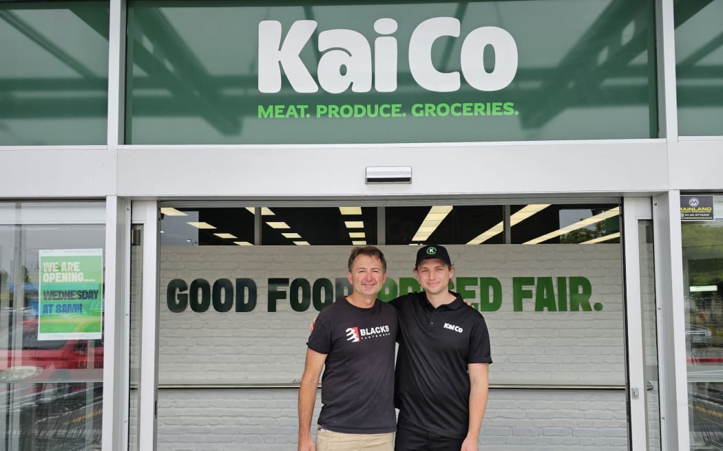 Father and son duo Shane and Ethan Vickery opened Kai Co to give shoppers an alternative to the Woolworths and Foodstuffs supermarket duopoly.