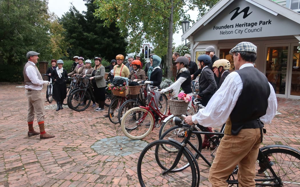 The Bloomers and Tweed Bicycle Ride.