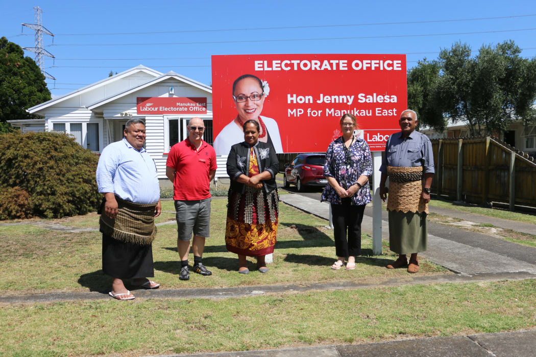 Tonga parliamentary staff meet with staff in Associate Minister of Health Jenny Salesa's electorate office in Manukau East.
From left to right: Raymond Lafu Sika, Christine O’Brien, Salote Vakasiuola Finau, Sione Fungalei Maka and Michael Clatworthy