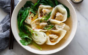 Chicken, mushroom and black pepper wonton soup