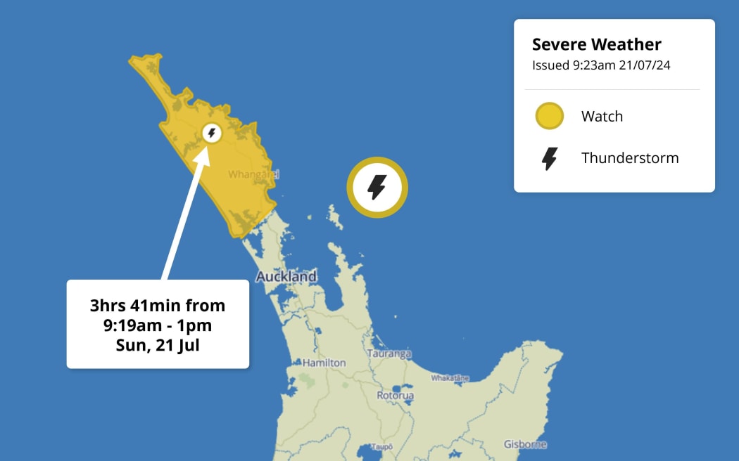 MetService has lifted a severe thunderstorm warning that was in place for the upper North Island, but a watch still remains in place.