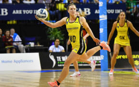 Silver Fern mid-courter Claire Kersten playing for Central Pulse int he ANZ Premiership