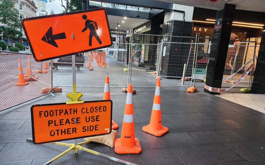 Queen Street morning after falling masonry.