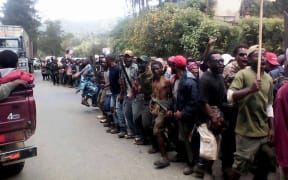 Supporters of election candidate Alfred Manase take to the streets in Wabag town, as violence erupts in Enga's provincial capital, 22 July 2017.