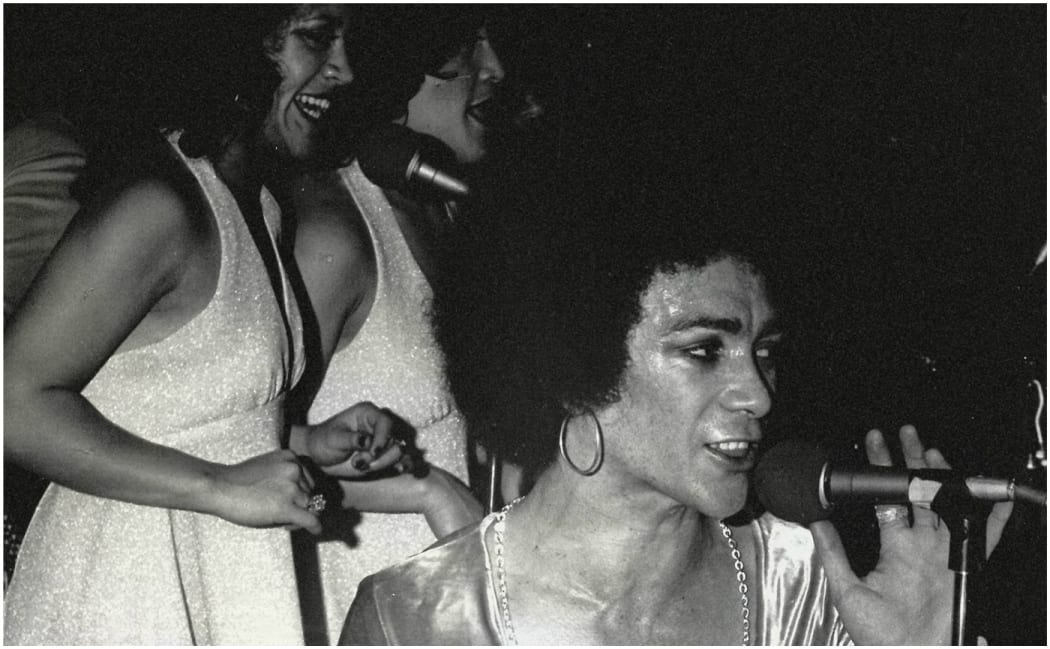 Mark Williams and backup singers