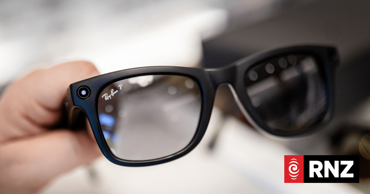 Australia Considers Smart Glasses Ban in Government Buildings Over Privacy Risks