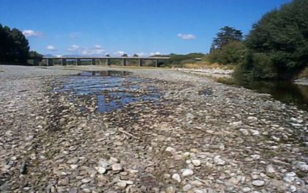A dry Waimea River by the Appleby Bridge.