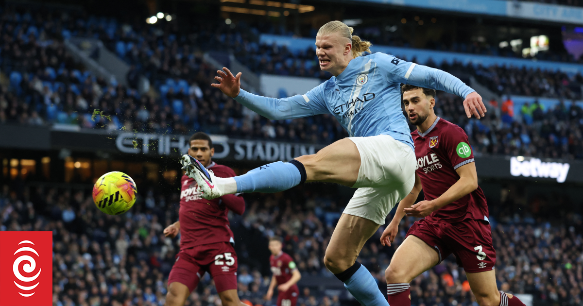 Arsenal top EPL for Christmas, Manchester City stay close