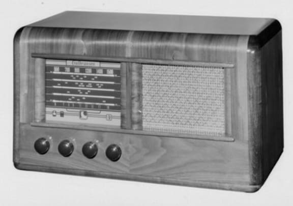 Cromwell mantle radio.