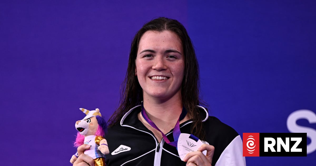 Commonwealth Games: Erika Fairweather wins NZ's first medal of the 2026 Games, silver in the women's 400m freestyle