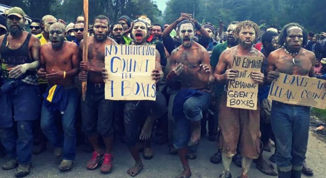 Engan tribesmen angry about election irregularities