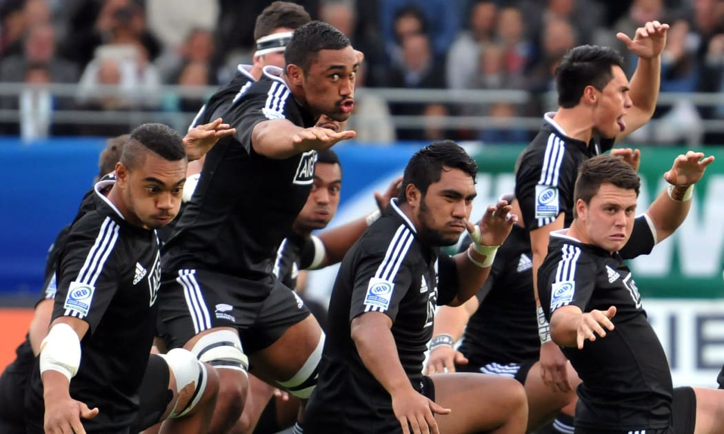 The New Zealand under 20's rugby team performing the haka.