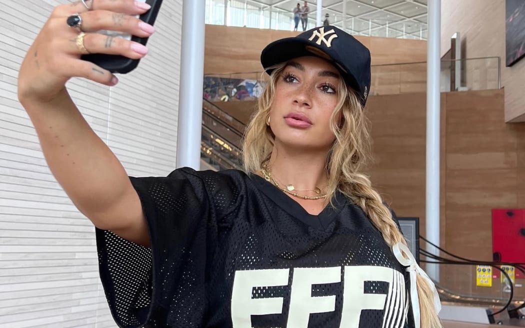 Love Island Star Mia 'Mimi' Paranihi is a creative, model, and former professional dancer - who also co-owns Effn clothing, a brand beloved by many in Aotearoa.