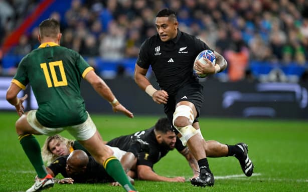 All Blacks: Damian McKenzie at No.10 as Beauden Barrett comes back in ...