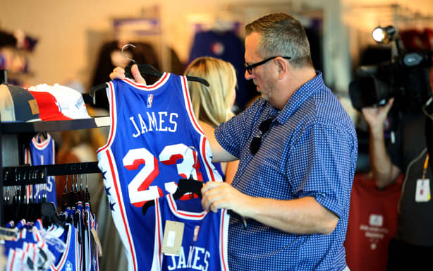 LeBron James soaks in brotherly love in Philadelphia 76ers media debut ...