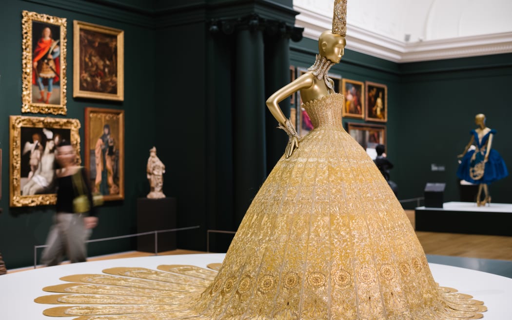 Guo Pei - The Da Jing - Magnificent Gold