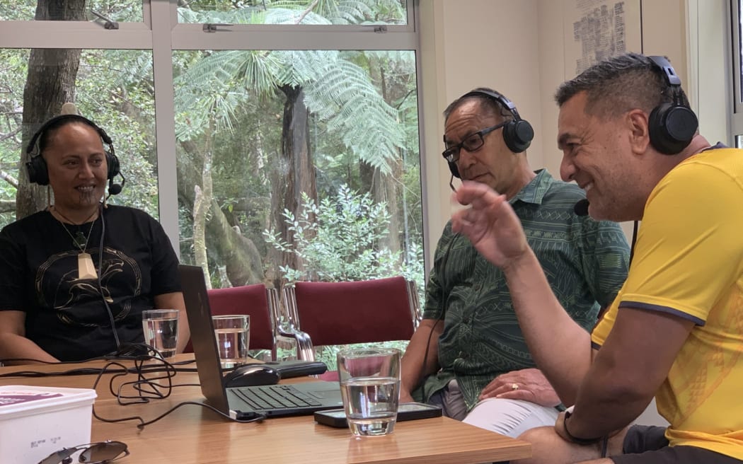 Julian Wilcox talking to Ben Dalton and Nyze Manuel