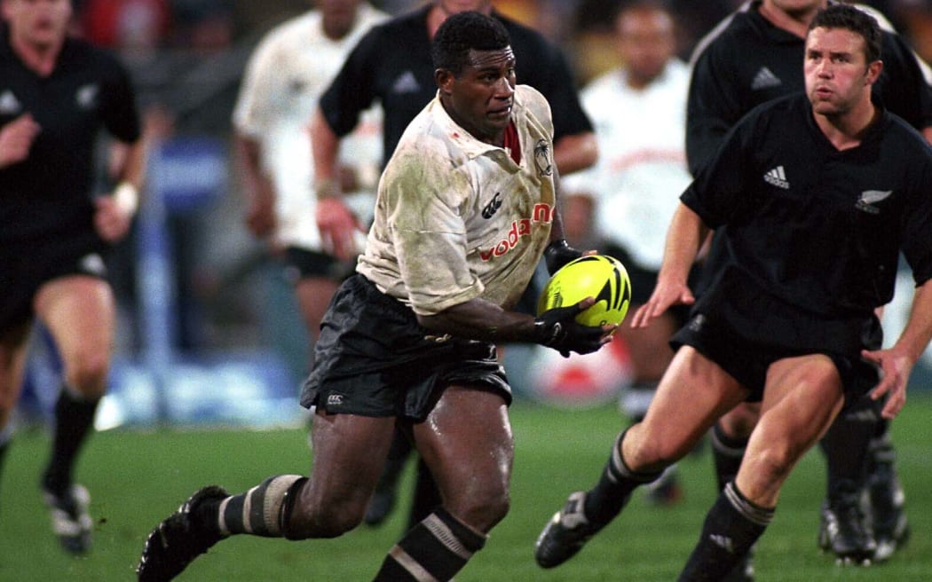 Seru Rabeni playing for Fiji against the All Blacks in 2002.
