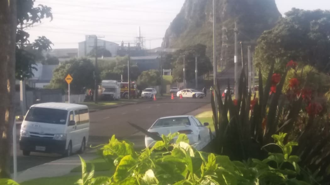 Police cordon at Paritutu rd, New Plymouth.