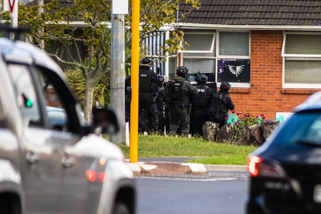 A man at the address made threats that he had a firearm.