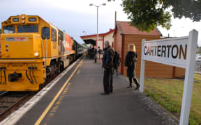 Broadway links Carterton's train station with the CBD.