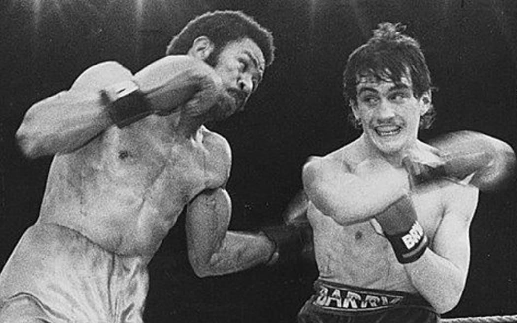 Eusebio Pedroza fighting Barry McGuigan in Belfast in 1985.
