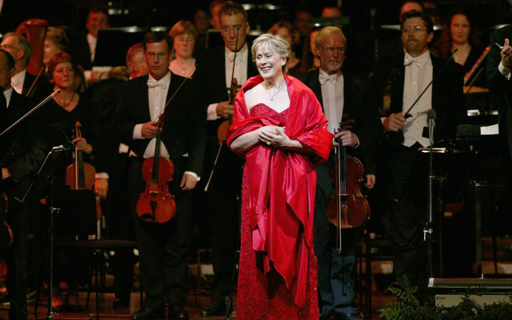 Dame Kiri Te Kanawa performing with NZSO in the 2006 Kiri Te Kanawa Foundation Gala