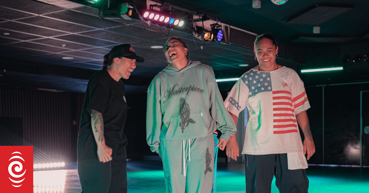 Samoan hip-hop dance family goes international - Vimarsana News