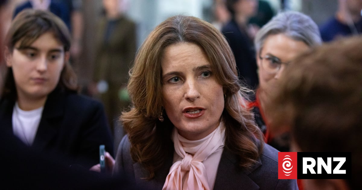 Nicola Willis rejects supermarkets' criticism, pointing to 'vested interests'