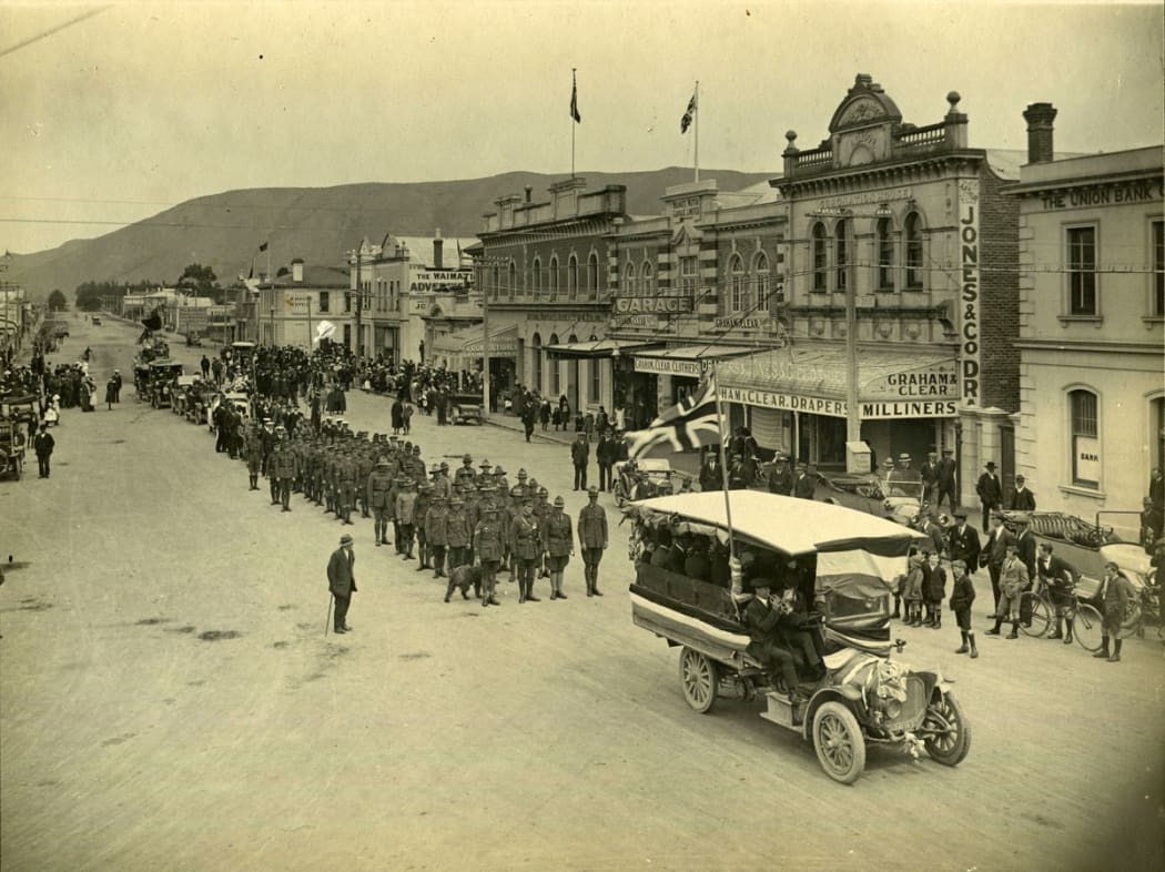 Armistice Day in 1918 at Waimate.