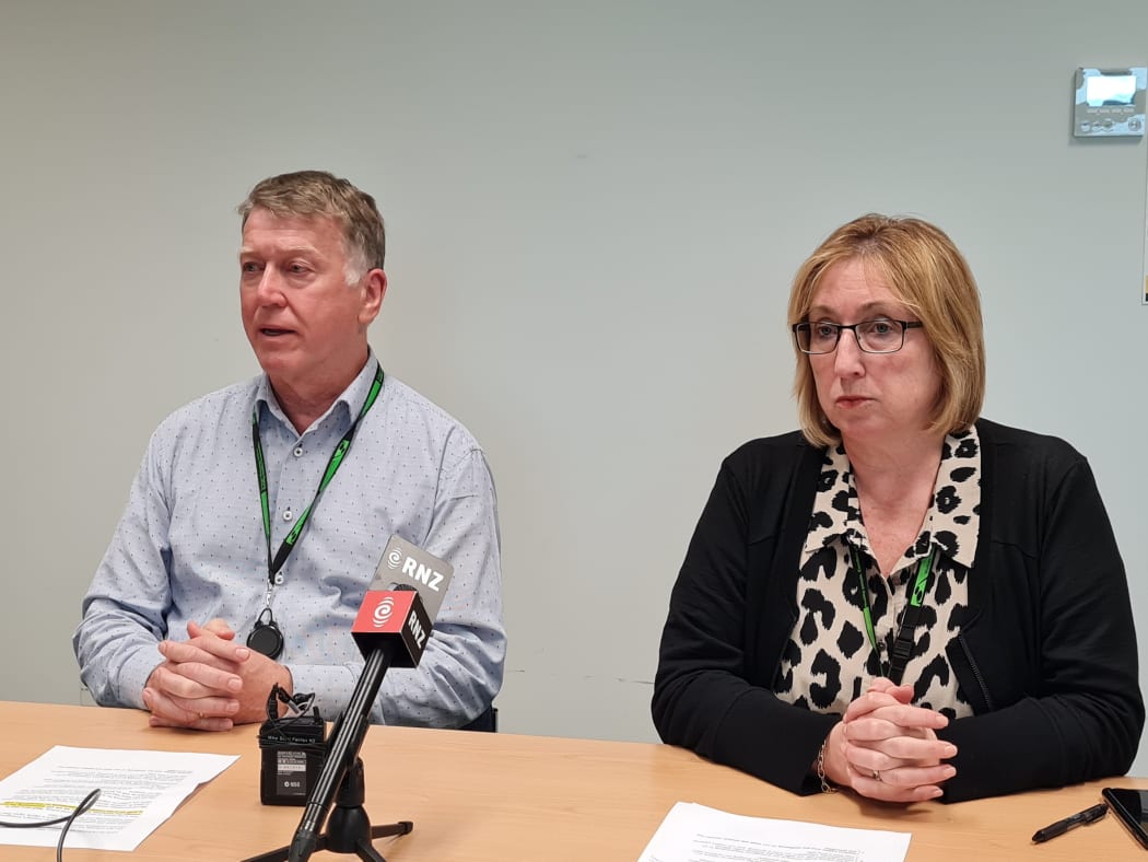 Waikato DHB chief executive Kevin Snee (left) and executive director of hospital and community services Chris Lowry.