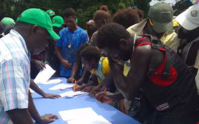More than 250 landowners from 8 major landowning Clans were signatories to the land access and compensation agreement. 20 March 2025